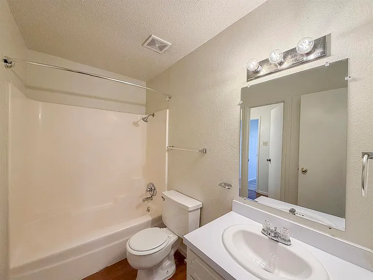 3705 Ivanhoe Dr — Photo 12