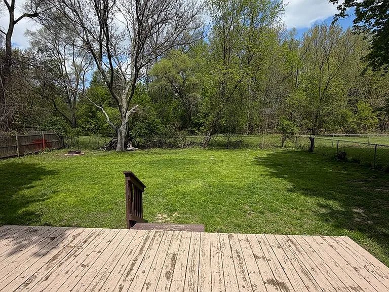 600 Dadson Dr — Photo 36