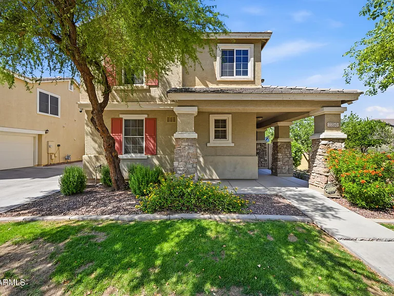 2250 E Wayland Dr — Photo 2