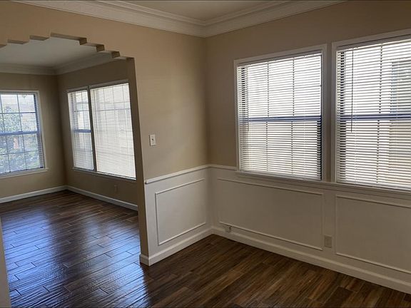 2nd image of 1230 S Westmoreland Ave APT 1