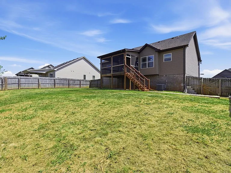 1011 Sunrise Dr — Photo 12