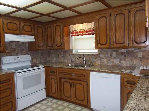 4th image of 2207 E Highland St