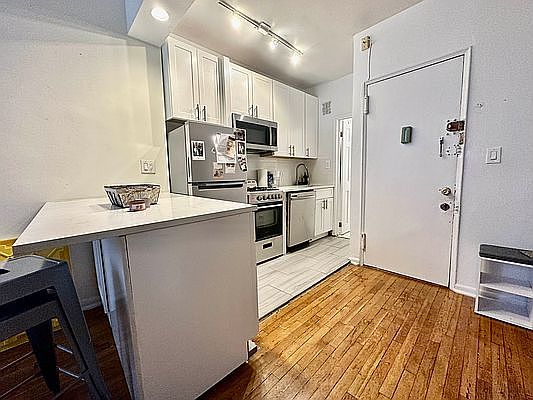 1st image of 242 W 103rd St APT 4