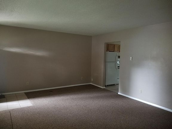 3rd image of 209 N Birchwood Dr