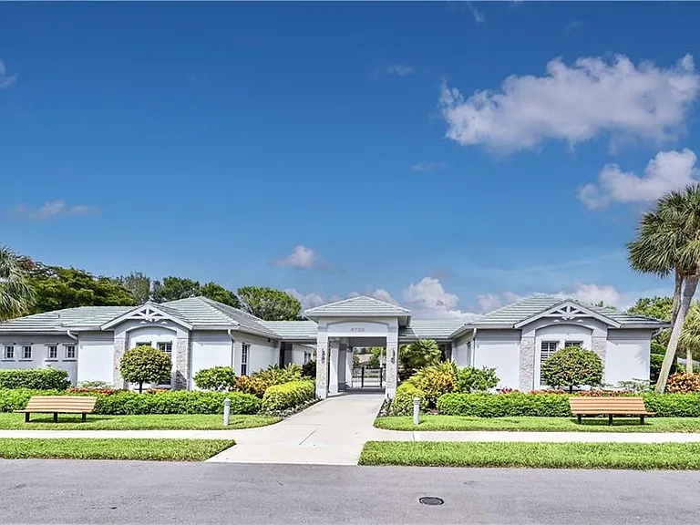 6453 Autumn Woods Blvd — Photo 30