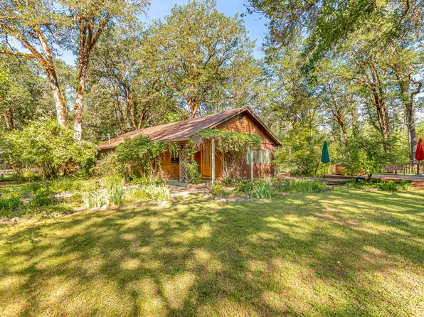 211 Beecher Rd, Wolf Creek, OR 97497