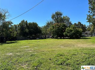 703 E Murray St, Victoria, TX 77901