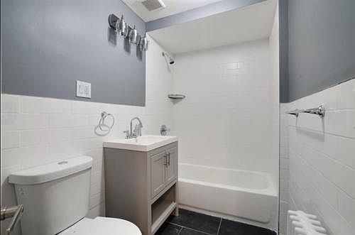 2nd image of 2-3719 Bergen Blvd #2