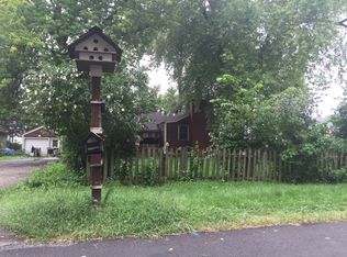 28W481 Riverview Dr, Warrenville, IL 60555