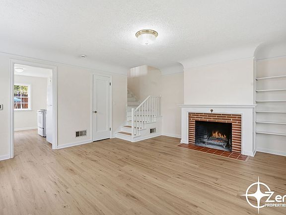 5th image of 404 E 17th St #A