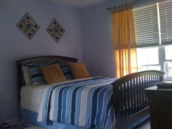 4th image of 218 Driscoll Ct