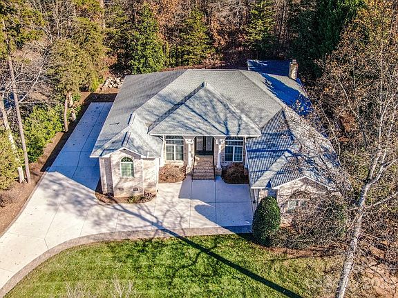 2nd image of 107 Red Brook Ln