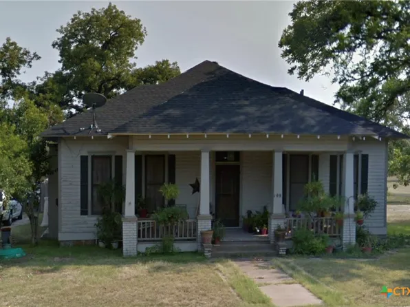 108 E Storey St, San Saba, TX 76877