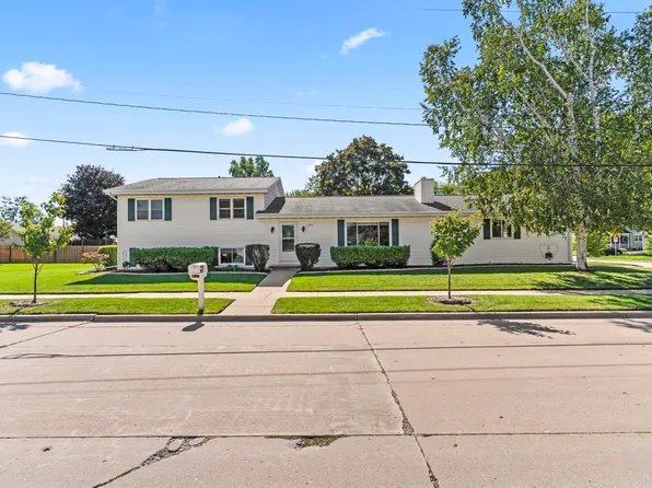 1901 E Bluebird Ln, Appleton, WI 54915
