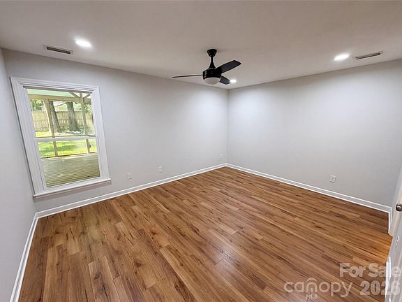 4th image of 4554 Strangford Ave