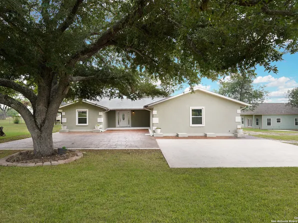 7658 Triple Oaks, China Grove, TX 78263