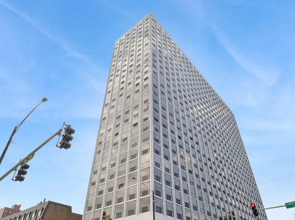 4343 N Clarendon Ave APT 513, Chicago, IL 60613