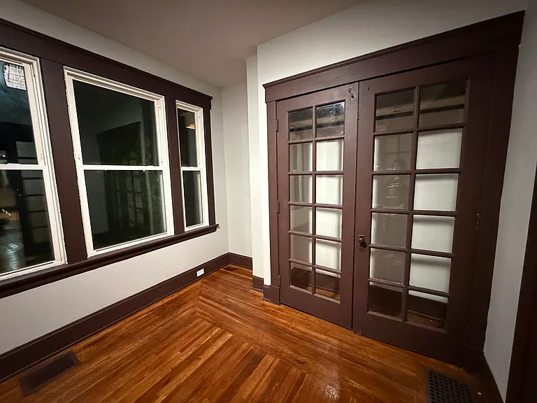 2035 Weyer Ave #5 — Photo 3