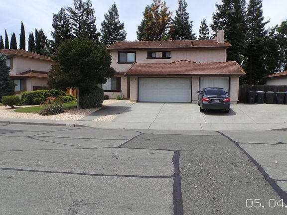 2nd image of 3143 Redwood Dr