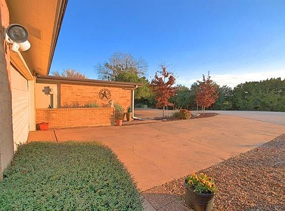 5th image of 5026 Elms Ct