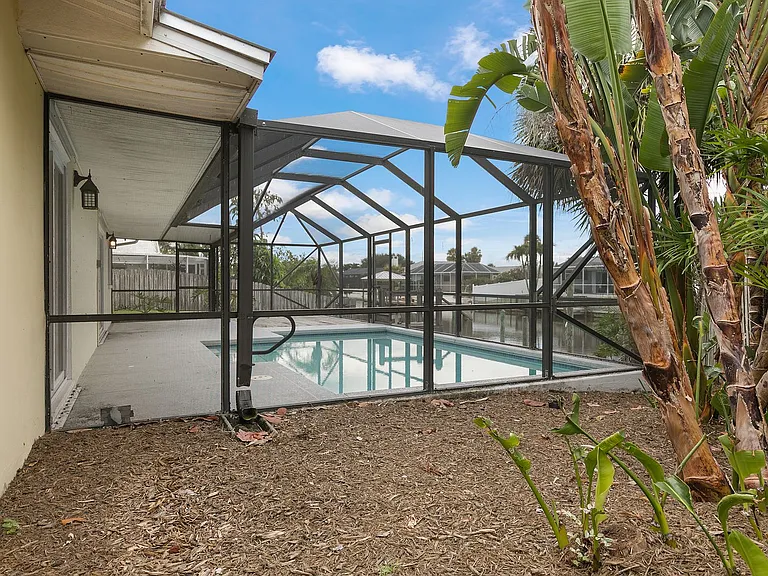 403 Bridgetown Ct — Photo 36