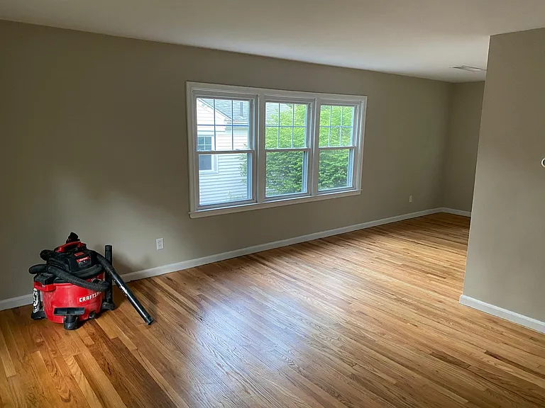 1724 Chandler Rd — Photo 3