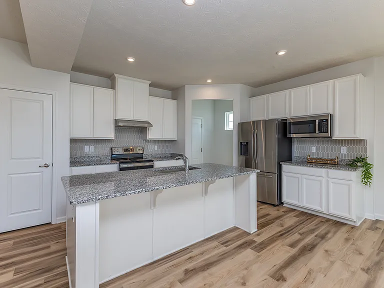 403 Sydney Dr — Photo 5