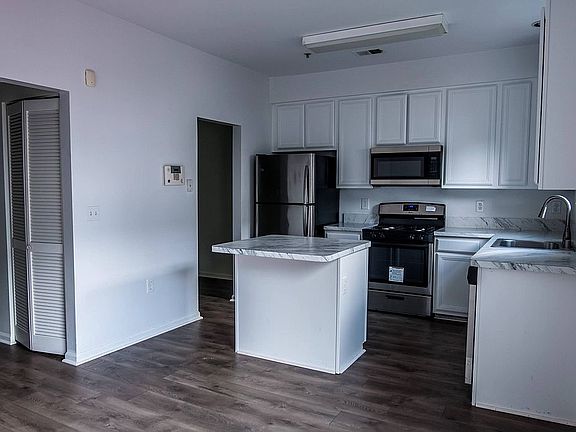 5th image of 2484 Revere Ct #27B