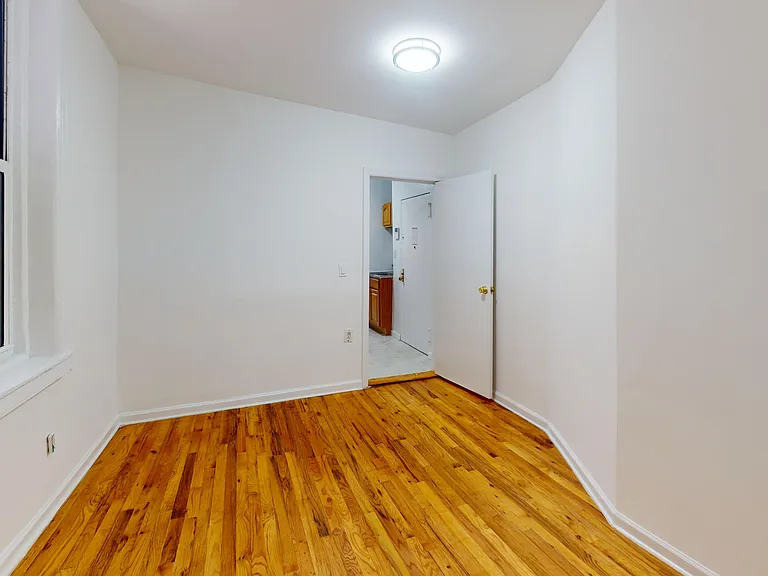 220 E 89th St #15 — Photo 9