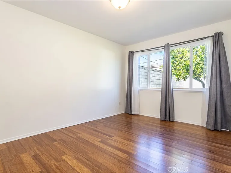 19233 Napa St — Photo 20