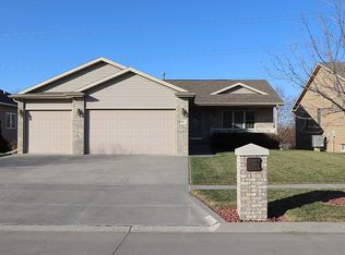 8325 S 57th St, Lincoln, NE 68516