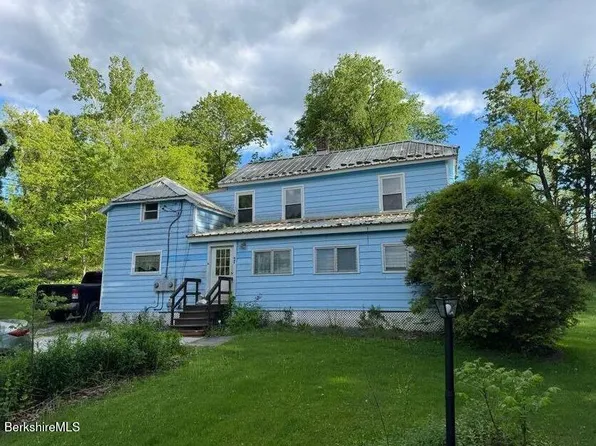59 E Hoosac St, Adams, MA 01220