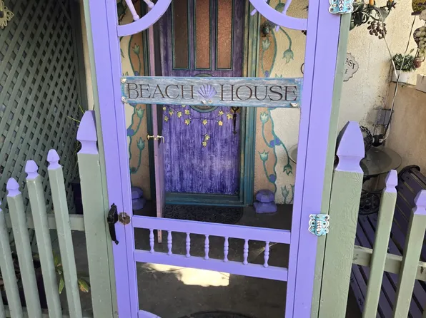 2434 Cloverfield Blvd, Santa Monica, CA 90405
