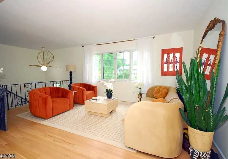 830 E Meadow Dr — Photo 11