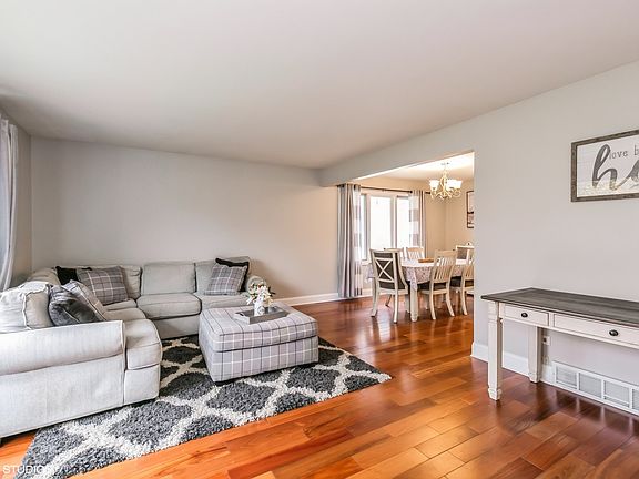 2nd image of 15155 Larkspur Ln