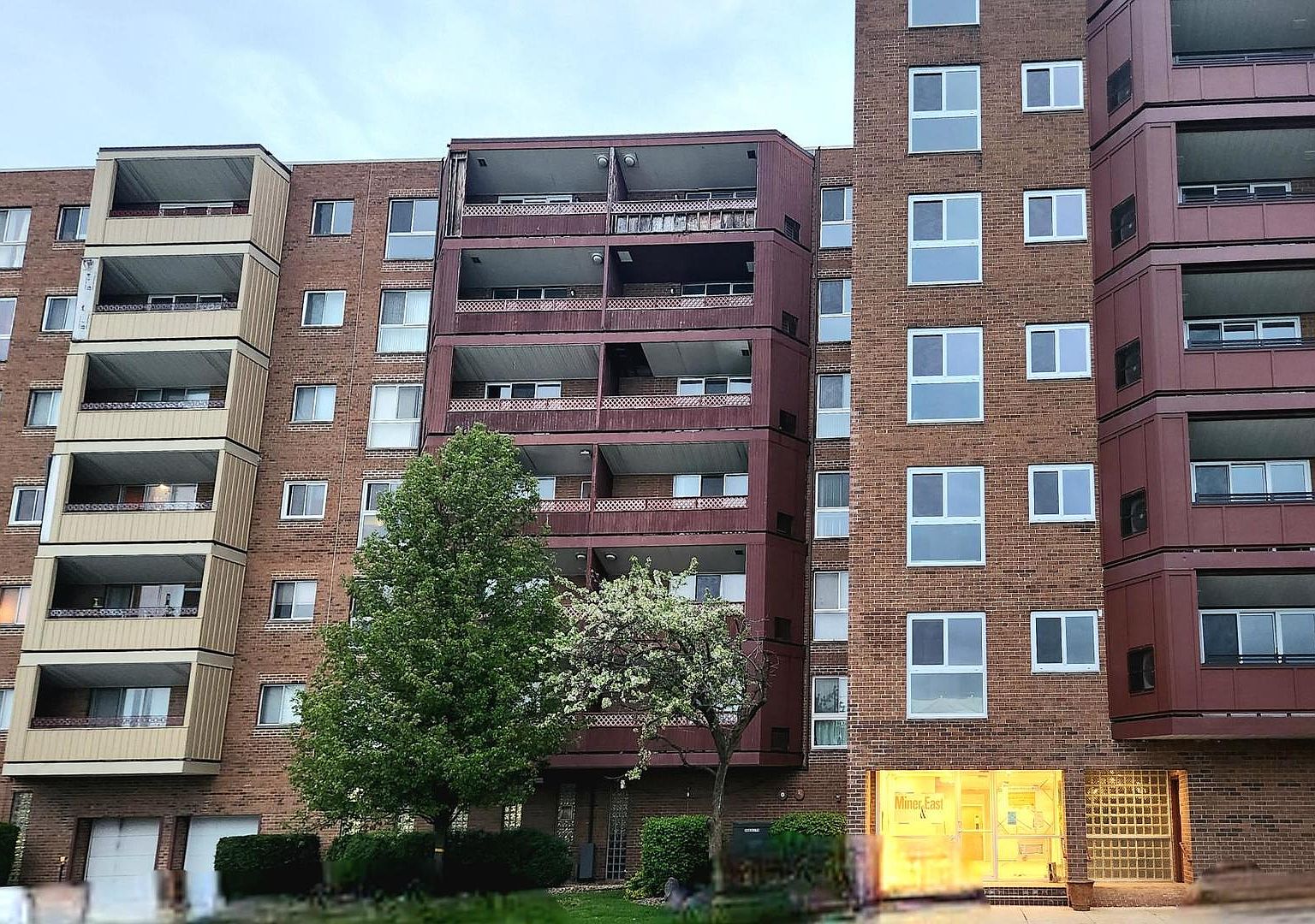 200 Park Ave APT 626