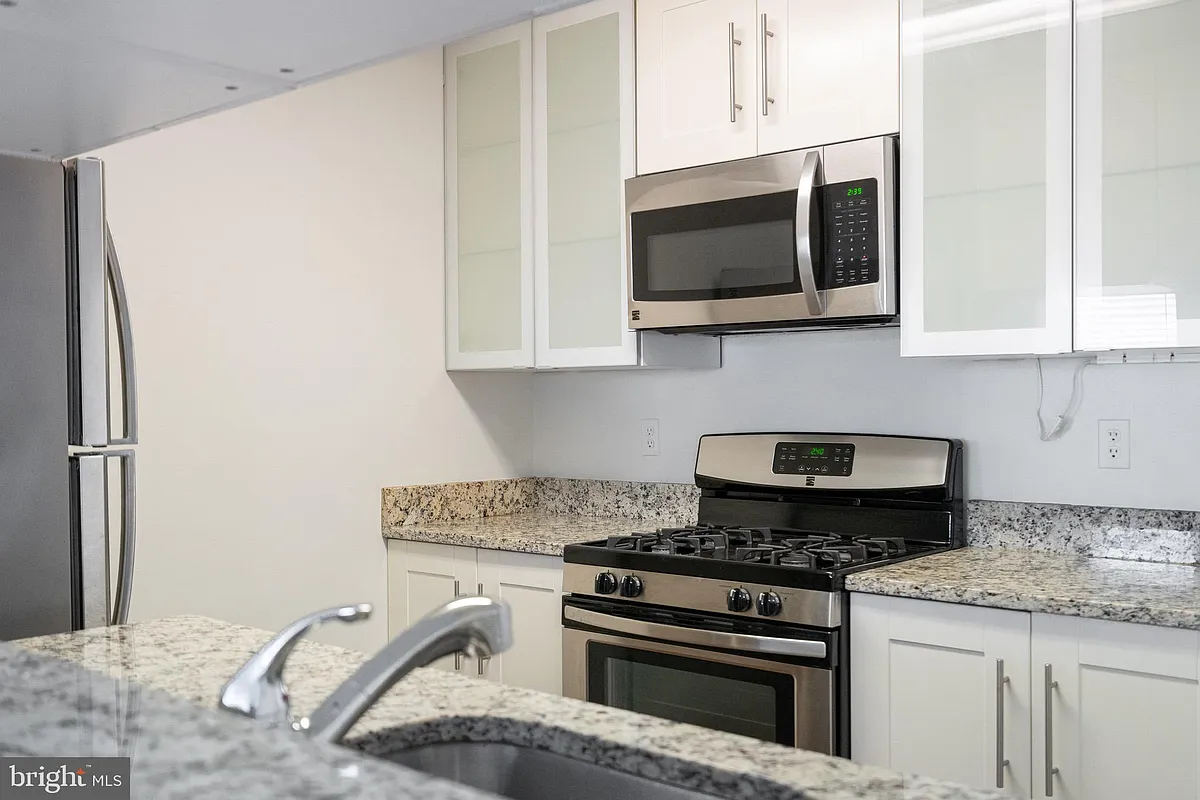 Building Photo - 21029 Timber Ridge Ter #303