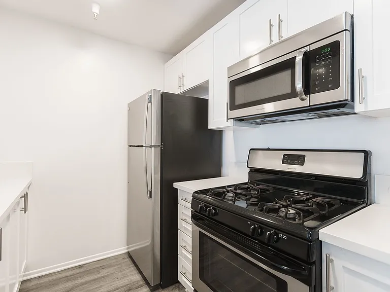 1223 Federal Ave — Photo 56