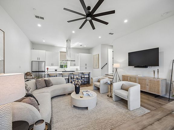 3rd image of 1865 Summit Ave #102