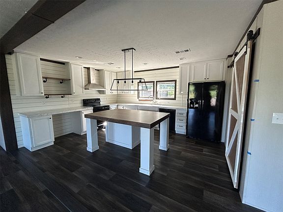 5th image of 2304 Peach St