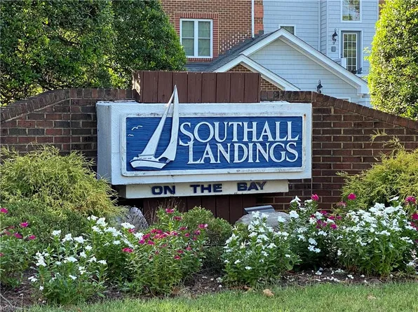 242 Genoa Dr, Hampton, VA 23664