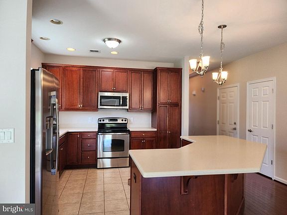 4th image of 117 Glory Way