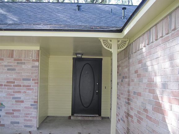 2nd image of 22011 Glenburn Manor Ln
