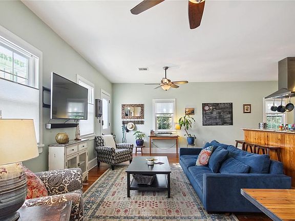 4th image of 3117-19 N Villere St