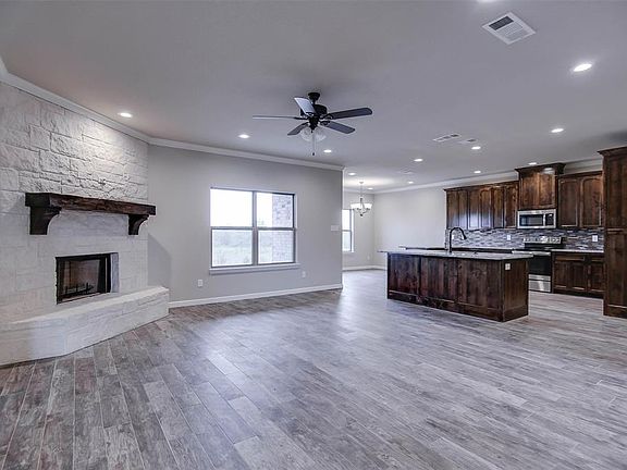 3rd image of 7549 Blanchard Way
