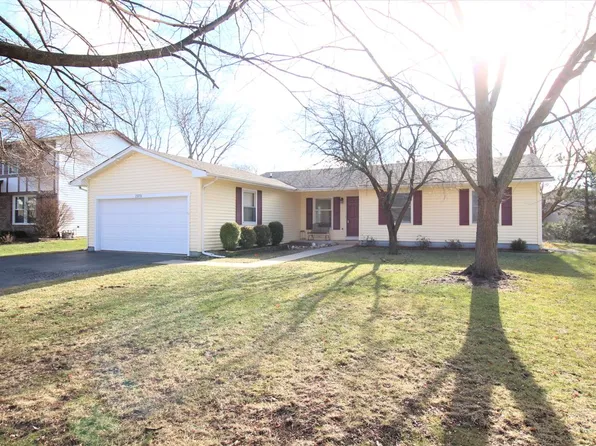2373 S Crescent Ln, Aurora, IL 60504
