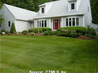69 Village Ln, Windsor, CT 06095