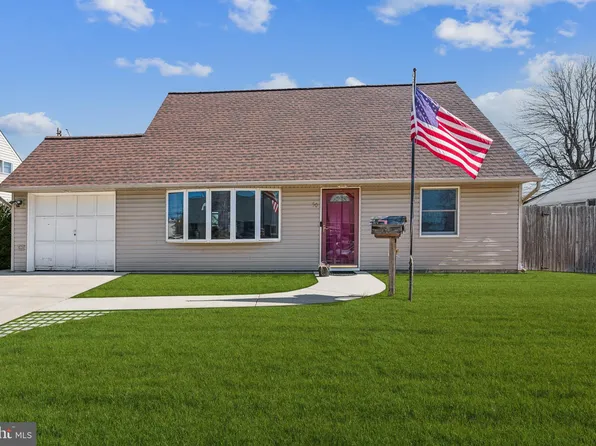 50 Kindle Ln, Levittown, PA 19055