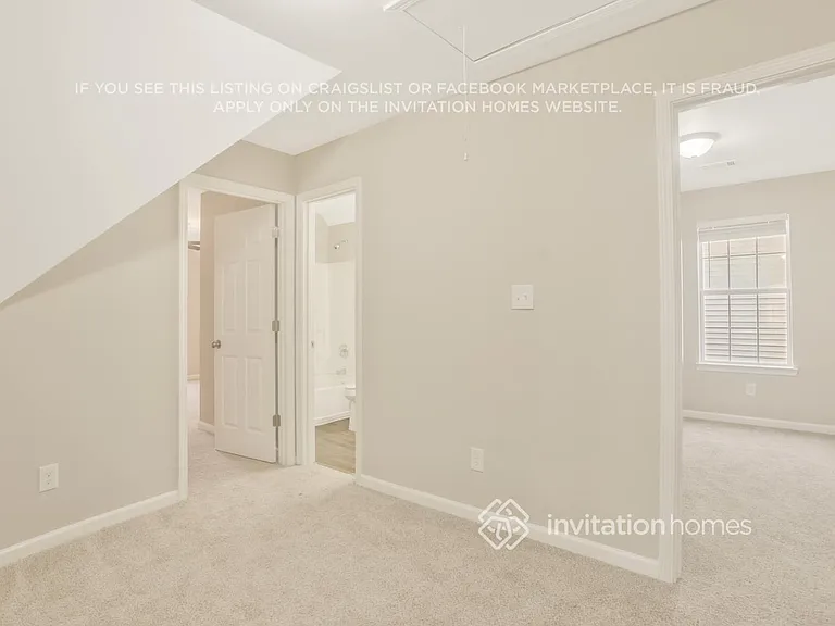 1009 Meadow Glen Cir — Photo 16