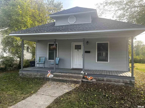921 N Marion St, Carbondale, IL 62901